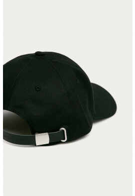 Armani Exchange Шапка в черно с апликация - Pepit.bg