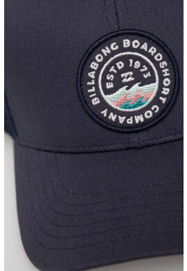 Billabong Шапка с козирка в тъмносиньо с апликация - Pepit.bg