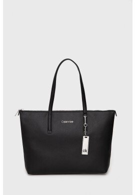 Calvin Klein Чанта в черно - Pepit.bg