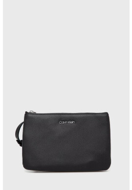 Calvin Klein Чанта в черно - Pepit.bg