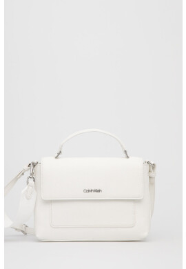 Calvin Klein Чанта в бяло - Pepit.bg