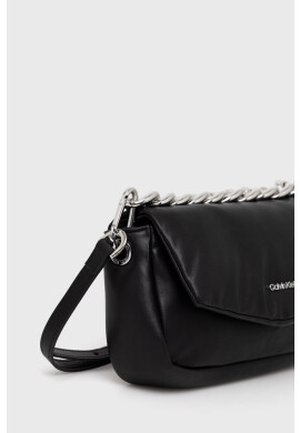Calvin Klein Чанта в черно - Pepit.bg