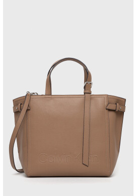 Calvin Klein Чанта в черно - Pepit.bg