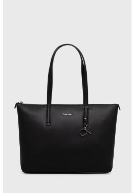 Calvin Klein Чанта в черно - Pepit.bg