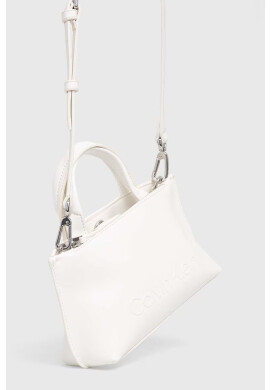 Calvin Klein Чанта в бяло - Pepit.bg