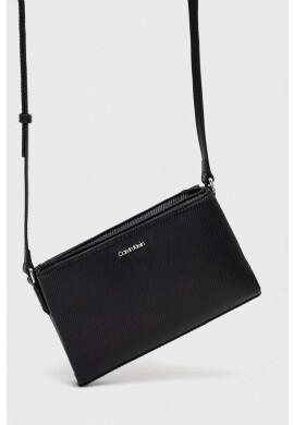 Calvin Klein Чанта в черно - Pepit.bg