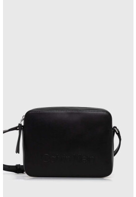 Calvin Klein Чанта в черно - Pepit.bg