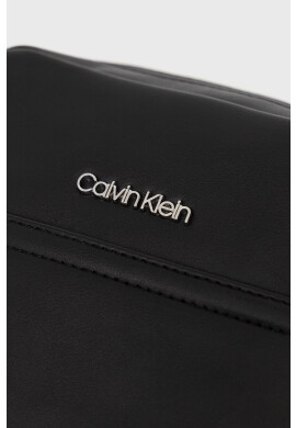 Calvin Klein Чанта през рамо - Pepit.bg