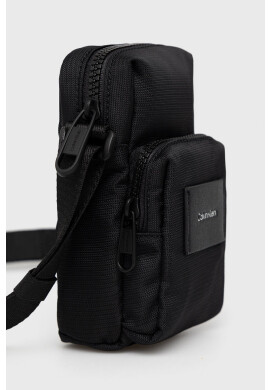 Calvin Klein Чанта през рамо в черно - Pepit.bg