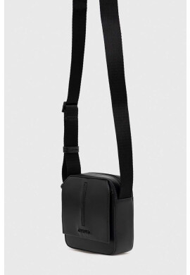 Calvin Klein Чанта през рамо в черно - Pepit.bg