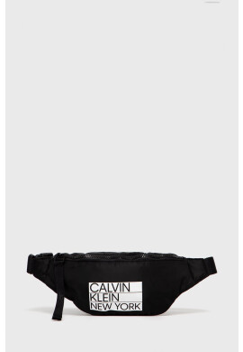 Calvin Klein Чанта за кръст в черно - Pepit.bg