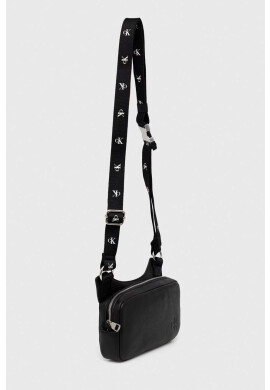 Calvin Klein Jeans Чанта в черно - Pepit.bg