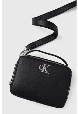 Calvin Klein Jeans Чанта в черно - Pepit.bg