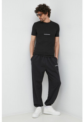Calvin Klein Jeans Памучна тениска в черно с апликация - Pepit.bg