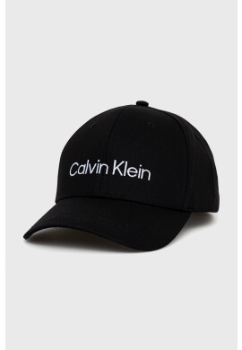 Calvin Klein Памучна шапка в черно с апликация - Pepit.bg