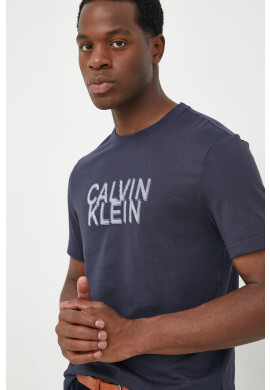 Calvin Klein Памучна тениска в тъмносиньо с принт - Pepit.bg