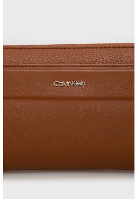Calvin Klein Портмоне дамски в кафяво - Pepit.bg