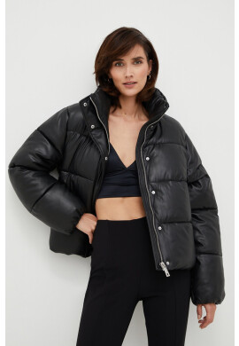 Calvin Klein Яке в черно със зимна изолация - Pepit.bg