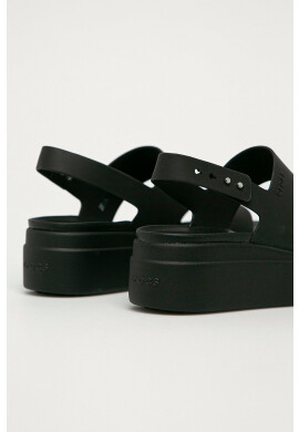 Crocs Сандали в черно - Pepit.bg