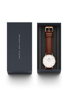 Daniel Wellington Часовник Classic 40 St Mawes мъжки в розово - Pepit.bg