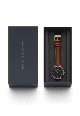 Daniel Wellington Часовник Petite 32 St Mawes в златисто - Pepit.bg