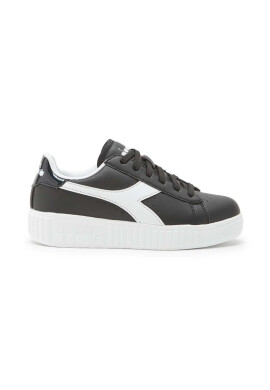 Diadora Детски обувки в черно - Pepit.bg