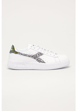 Diadora Обувки в бяло - Pepit.bg