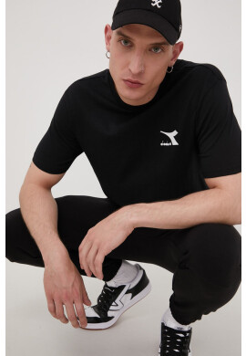 Diadora Памучна тениска в черно с изчистен дизайн - Pepit.bg