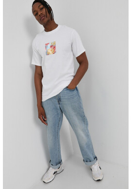 Huf Памучна тениска в черно с изчистен дизайн - Pepit.bg