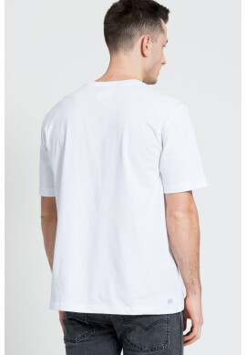 Lacoste Тениска в бяло с изчистен дизайн - Pepit.bg