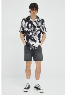 Levi's Дънкови къси панталони в черно - Pepit.bg
