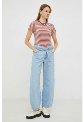 Levi's Памучна тениска в лилаво - Pepit.bg