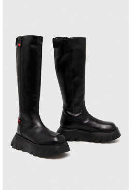 Love Moschino Кожени ботуши в черно с платформа - Pepit.bg