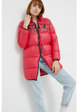 Love Moschino Яке в червено със зимна изолация - Pepit.bg