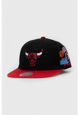 Mitchell&Ness Шапка с козирка Chicago Bulls в черно с апликация - Pepit.bg
