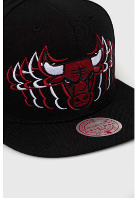 Mitchell&Ness Шапка с козирка Chicago Bulls в черно с апликация - Pepit.bg