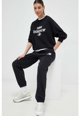 New Balance Суичър в черно с принт - Pepit.bg