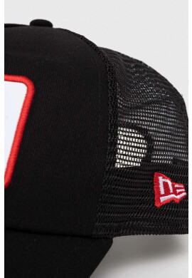 New Era Шапка с козирка в черно с апликация - Pepit.bg