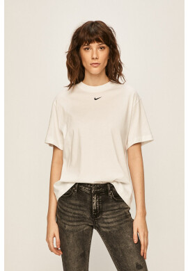 Nike Sportswear Тениска - Pepit.bg