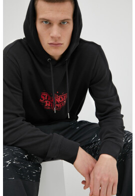Quiksilver Суичър X Stranger Things в черно с принт - Pepit.bg