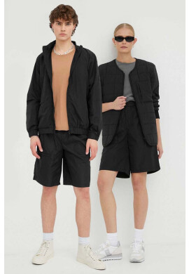 Rains Къс панталон 18920 Shorts Regular в черно с изчистен дизайн - Pepit.bg