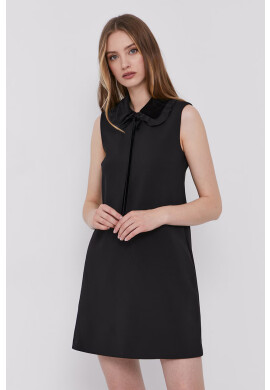 Red Valentino Рокля в черно среднодълъг модел разкроен модел - Pepit.bg