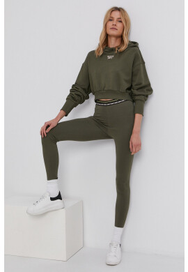 Reebok Classic Клин в черно с изчистен дизайн - Pepit.bg
