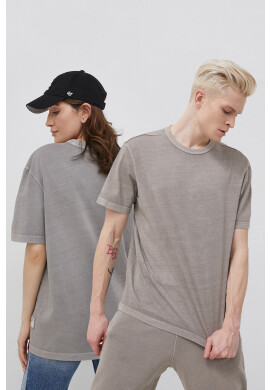 Reebok Classic Памучна тениска HB5966 в сиво с изчистен дизайн - Pepit.bg