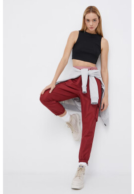 Reebok Classic Панталон HD4769 дамски в бордо с кройка тип jogger със стандартна талия - Pepit.bg