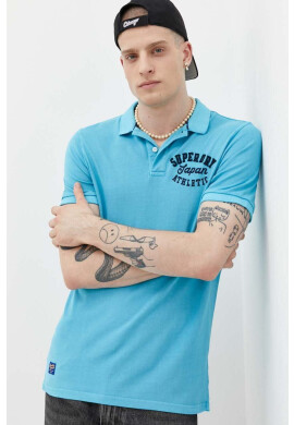 Superdry Памучна тениска с яка в синьо с апликация - Pepit.bg