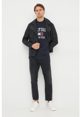 Tommy Hilfiger Памучна тениска в тъмносиньо с апликация - Pepit.bg