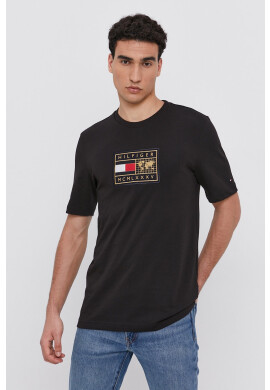Tommy Hilfiger Памучна тениска в черно с апликация - Pepit.bg