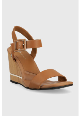 Tommy Hilfiger Сандали HARDWARE WEDGE SANDAL в кафяво със скосена платформа FW0FW07074 - Pepit.bg