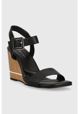 Tommy Hilfiger Сандали HARDWARE WEDGE SANDAL в черно със скосена платформа FW0FW07074 - Pepit.bg